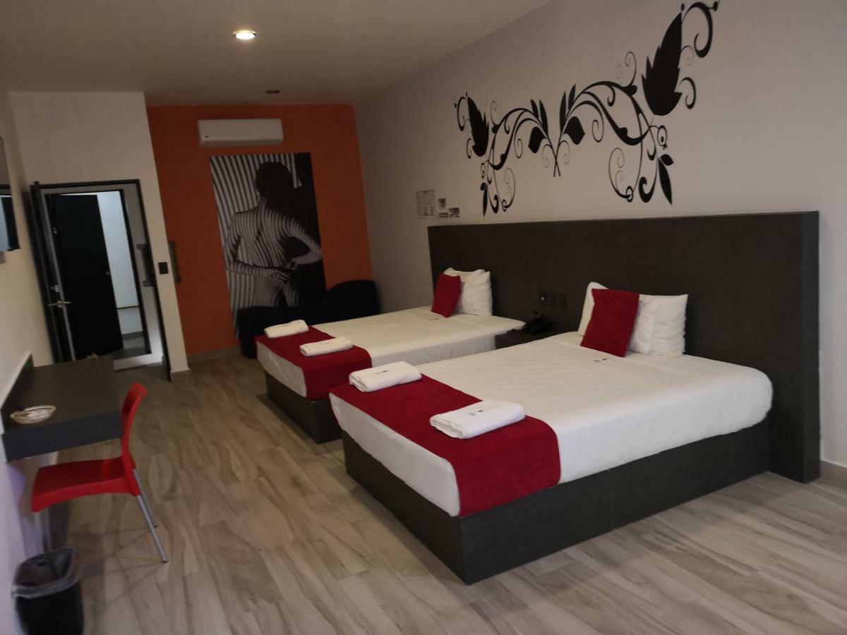 Due Hotel del amor