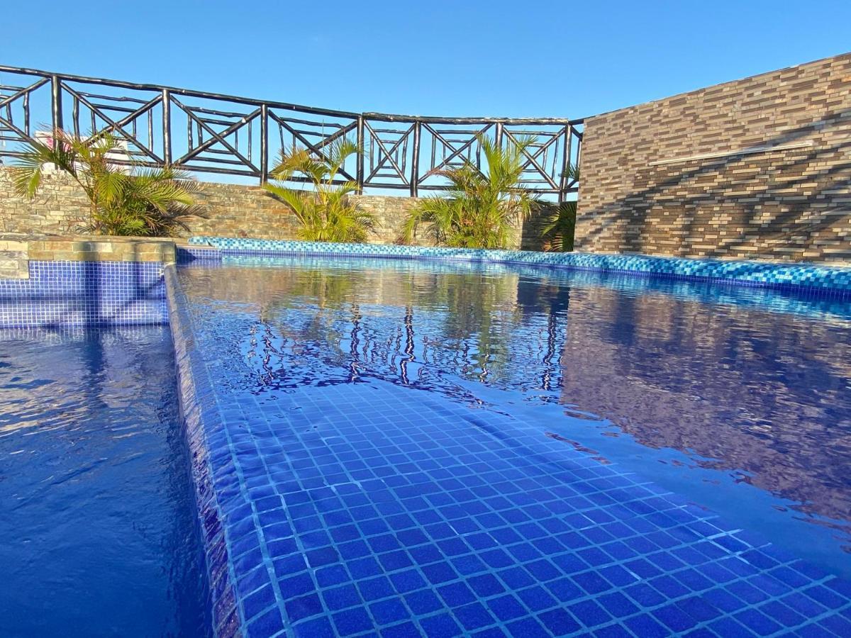 La Roca 3*
