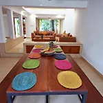 5 Bdr-Ensuite Bathrooms-Private Pool-Golf-Comfort
