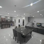 Jungle Oasis - 4 Bedrooms