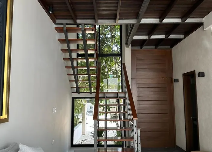 Casa Cristal 3 Pisos Arbolada