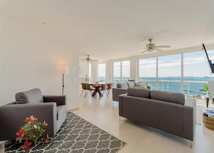 Seaslde Beachfront 4 Bdr By Casa Paraiso