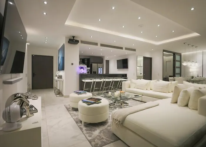 Luxury 3Br Apt, Wifi 1Gb, Laundry, Pools, Gym