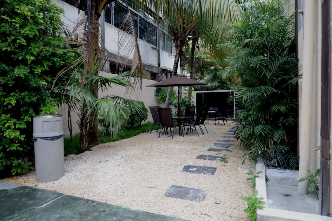 Hc International By R&t Cancún