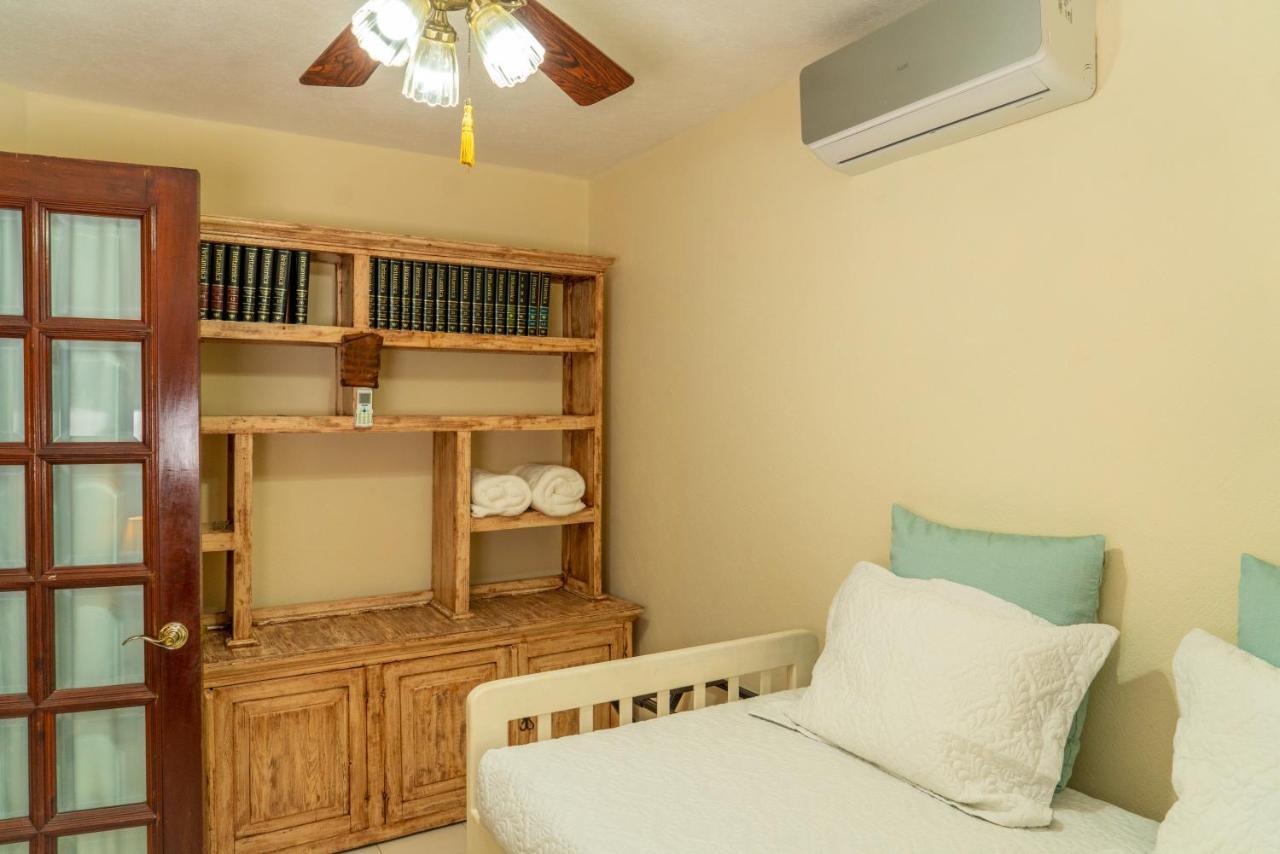 Magnifica Palmeras Luxurious 4 Bedroom 6 Bds 4 Ba Private Pool Lagoon Front Super Fast Wifi