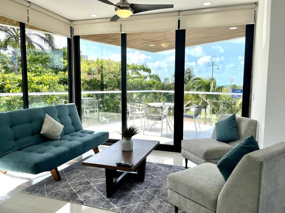 Beautiful Loft With Unique Rooftop & Location! Apartamento