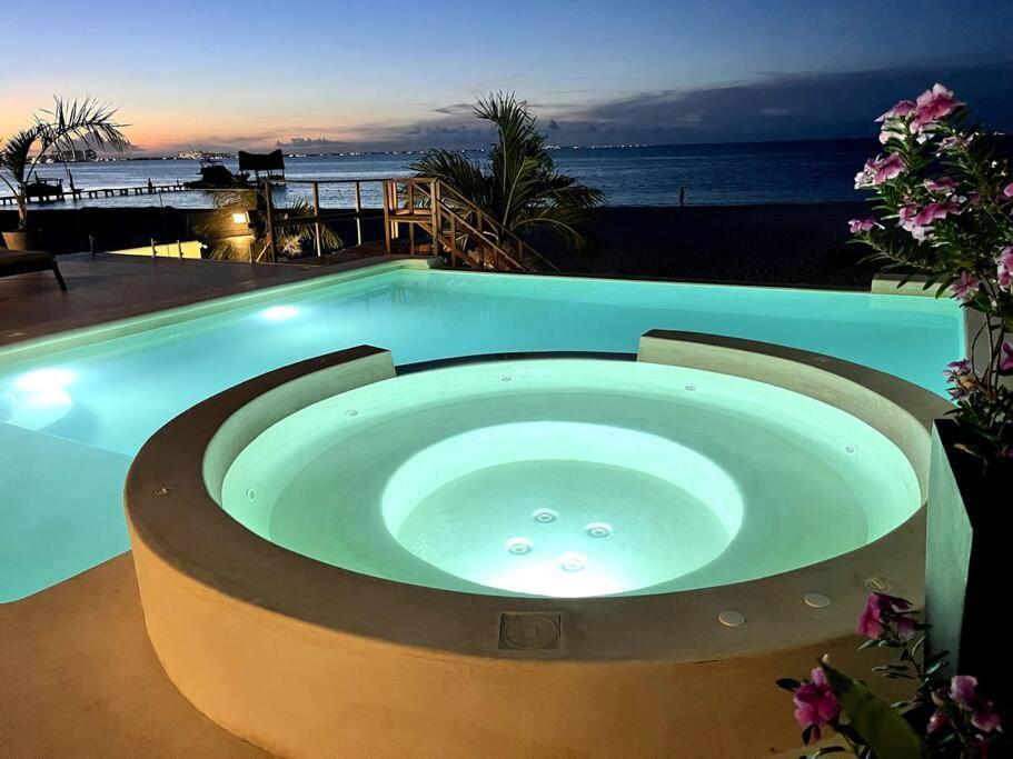 Flamingos Villa