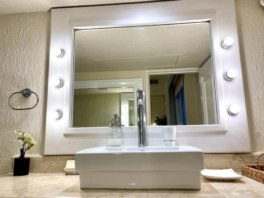 Flamingos Villa Cancún