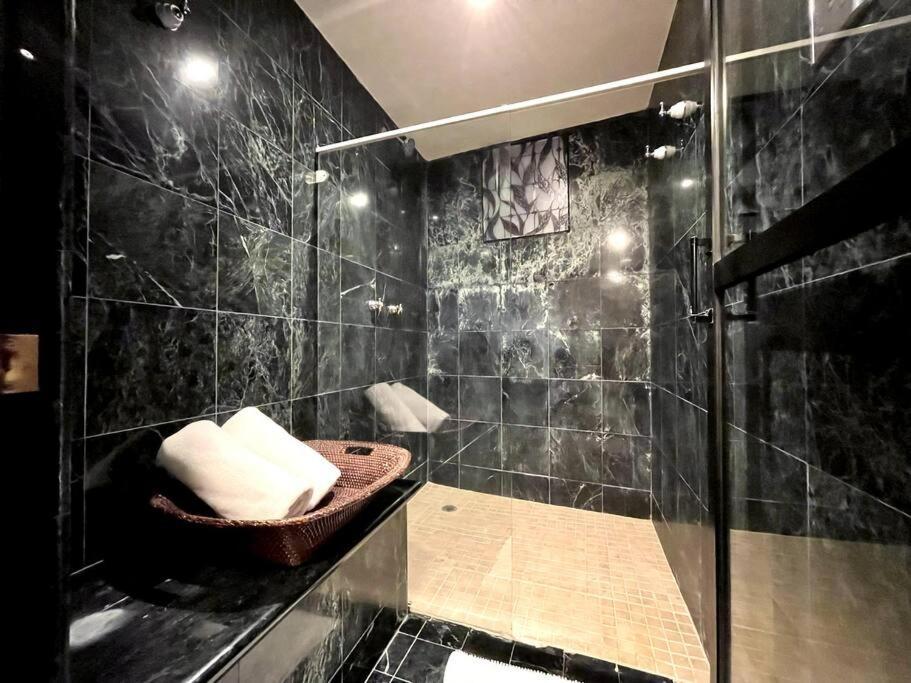 Flamingos Villa Cancún