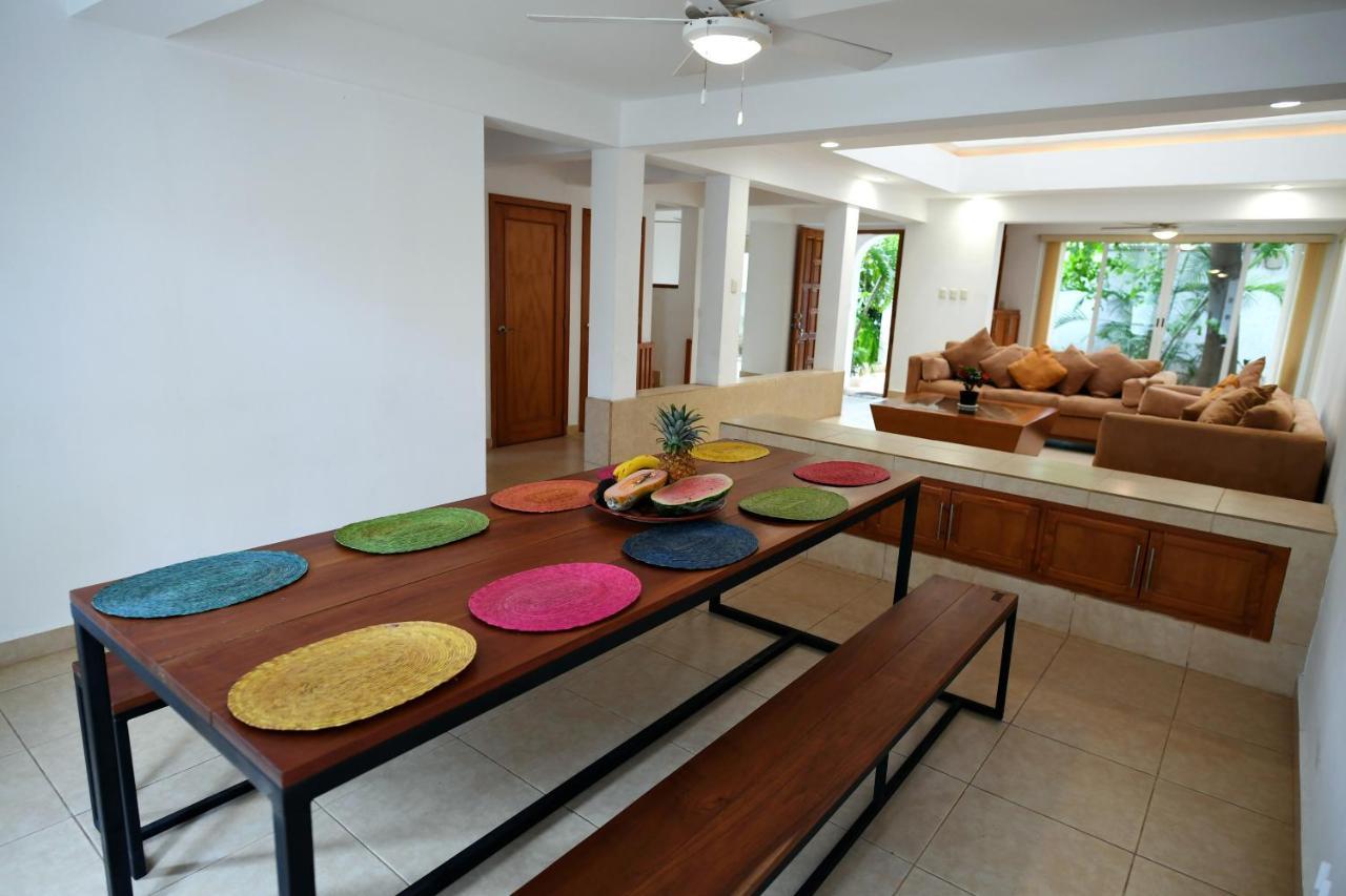Holiday home 5 Bdr-ensuite Bathrooms-private Pool-golf-comfort