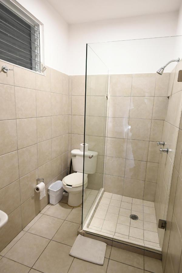 Holiday home 5 Bdr-ensuite Bathrooms-private Pool-golf-comfort
