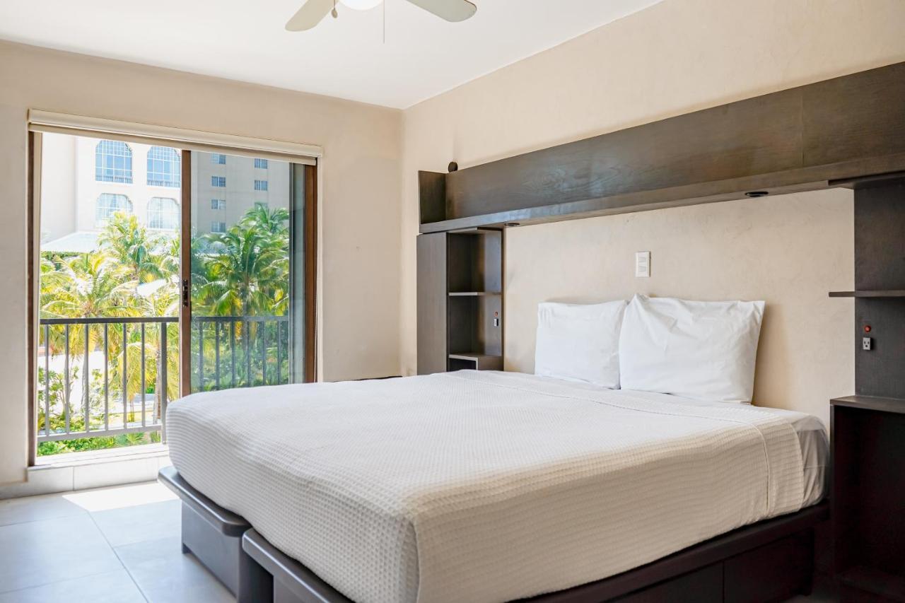 Residencial Cascadas, House # 9, Two Bedrooms * Cancún
