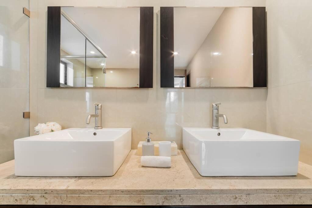 Stylish Lagoon Front By Casa Paraiso Villa Cancún