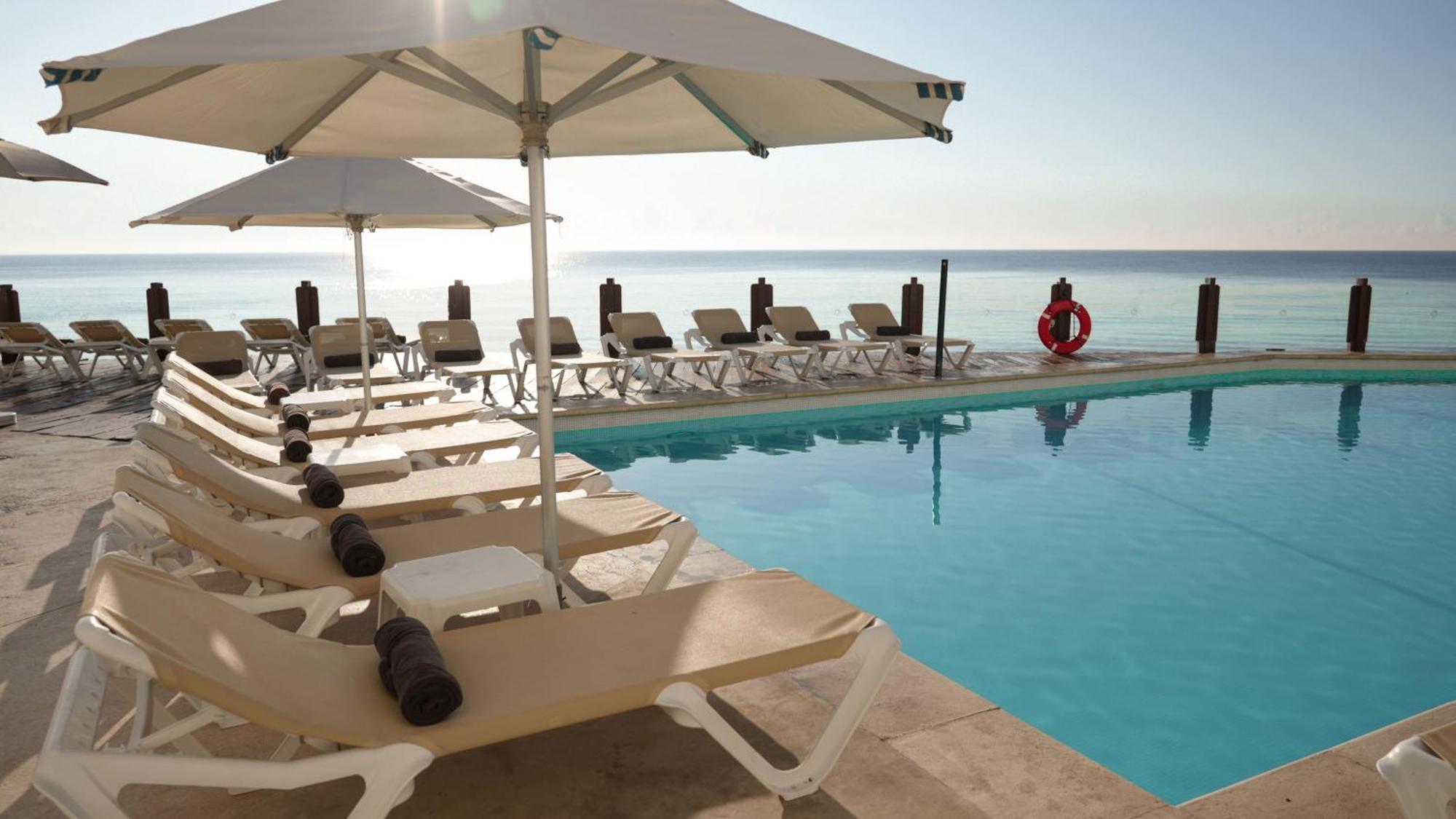 Oleo Playa Resort