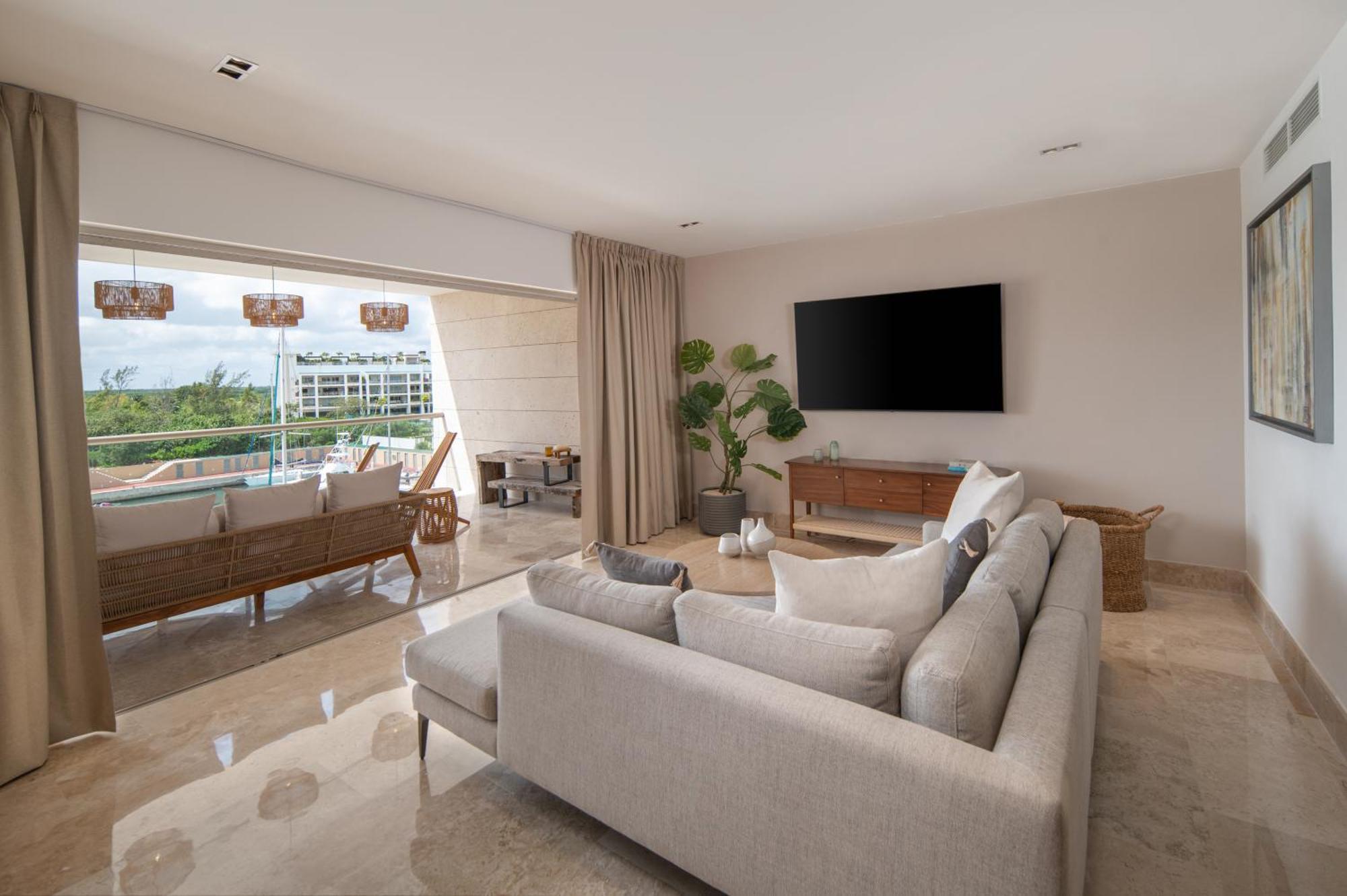 Marina Vista Retreat In La Amada Cancún