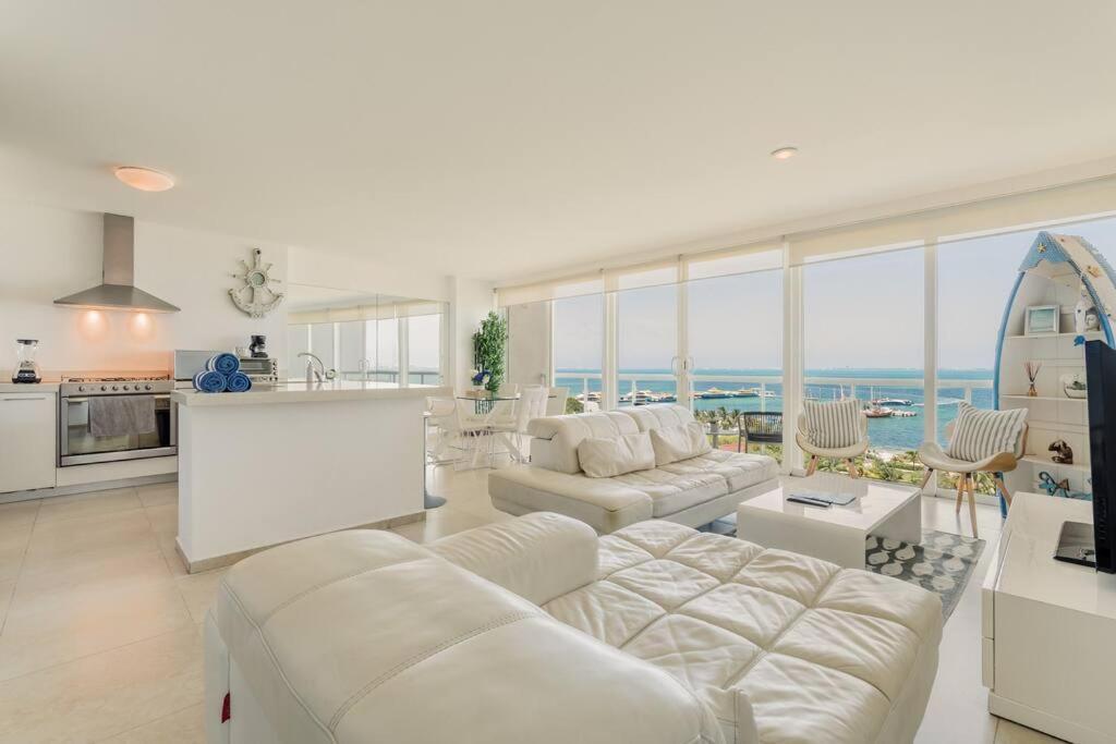 Marina Beachfront 2 Bdr By Casa Paraiso Apartment *