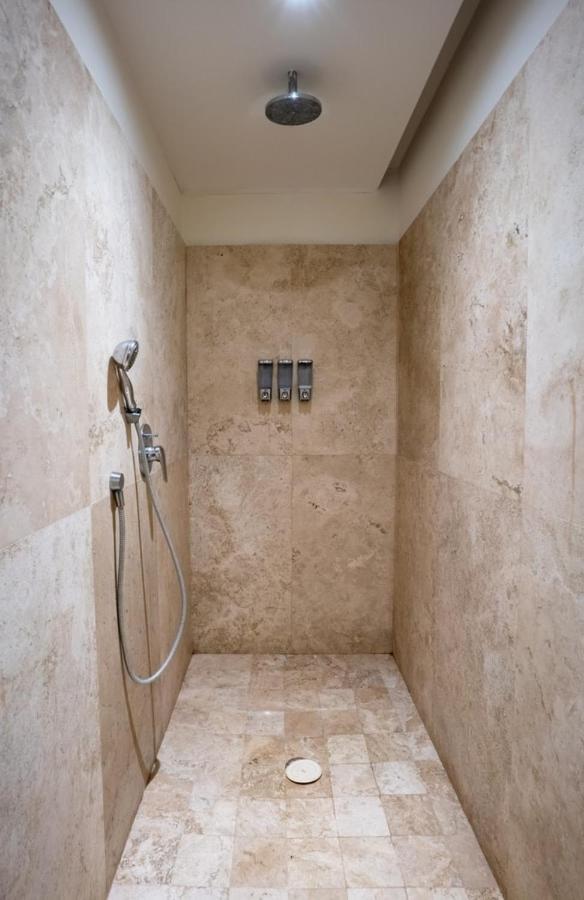 2br Beachfront Exclusive W/ Features