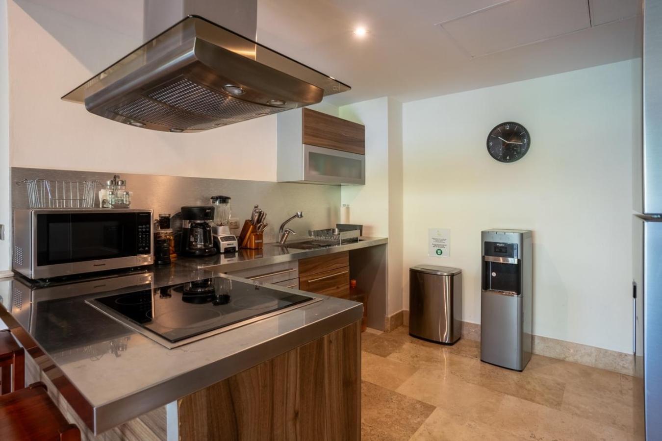 2br Beachfront Exclusive W/ Features