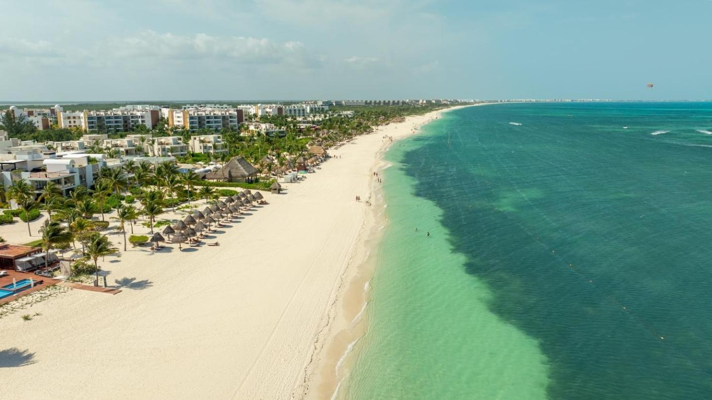 2br Beachfront Exclusive W/ Features Cancún