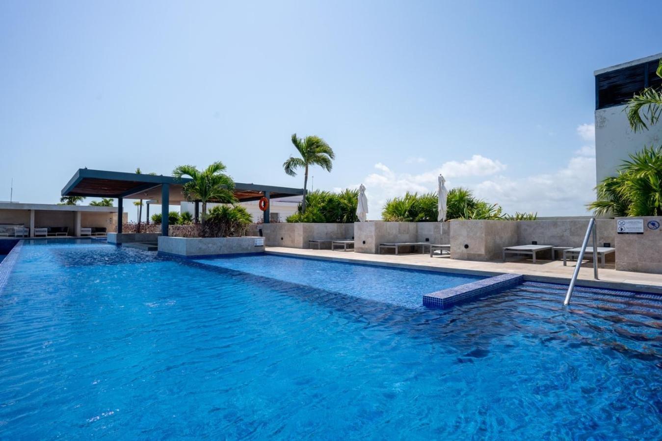 Apartamento 2br Beachfront Exclusive W/ Features Cancún