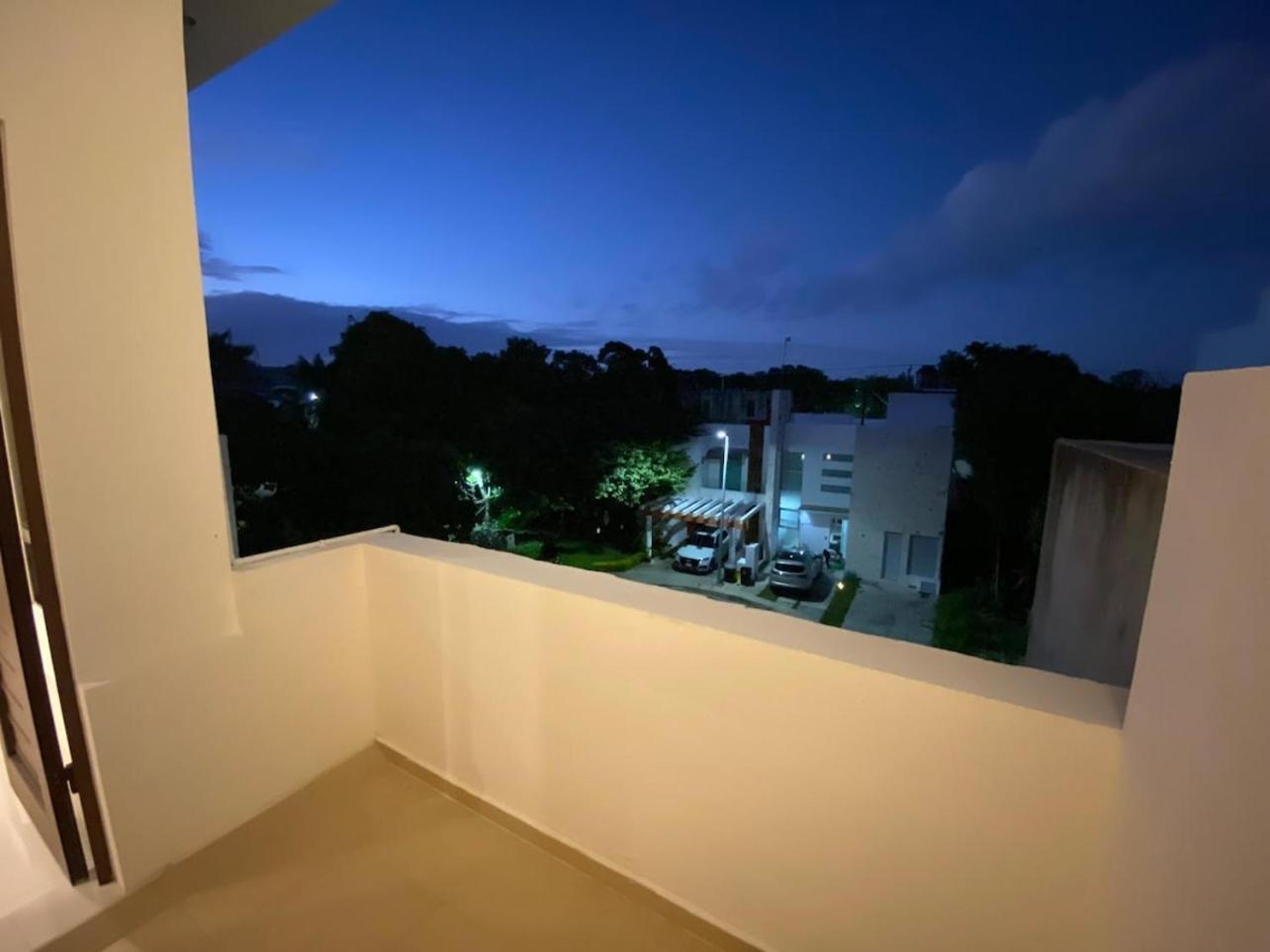 Wow! Gated House Wifi 5rooms 12pax Pool Private Сasa de vacaciones Cancún
