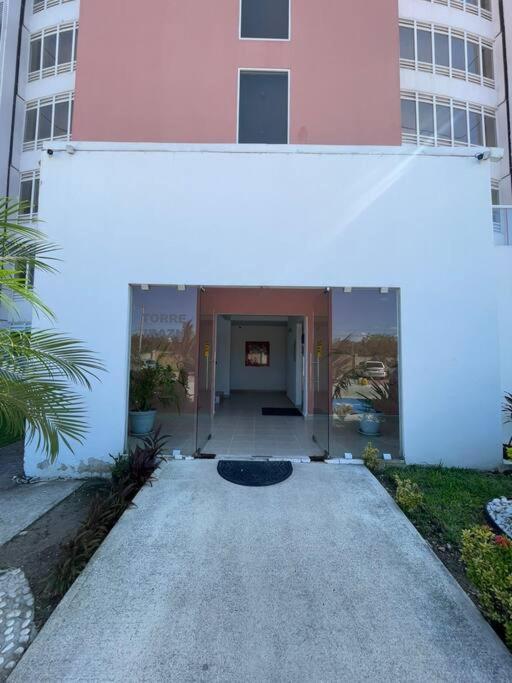 Increible Laguna Artificial Y 7 Albercas Apartamento Cancún