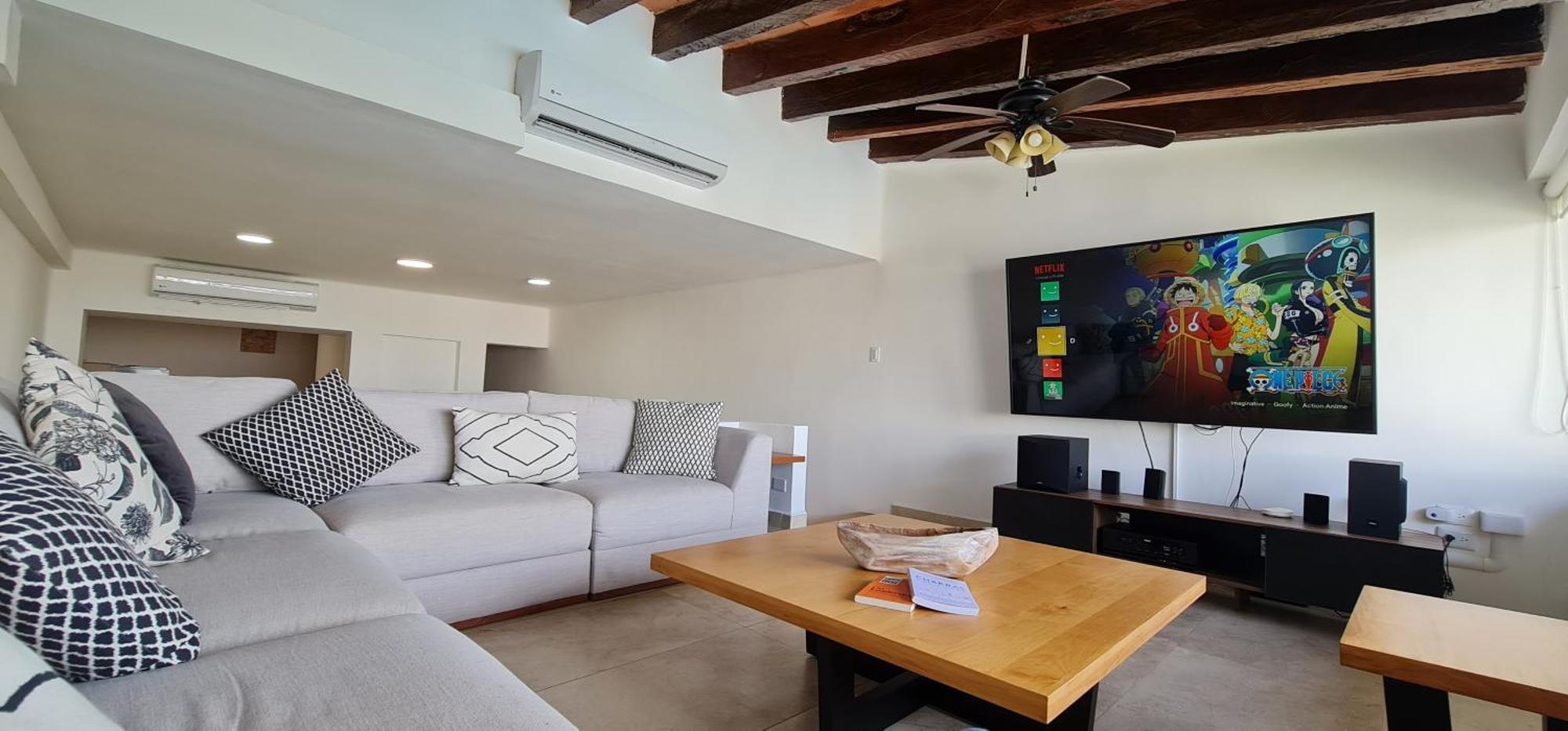 Cascadas, Spacious With Workspace, Pool & Fast Wi-fi Сasa de vacaciones Cancún