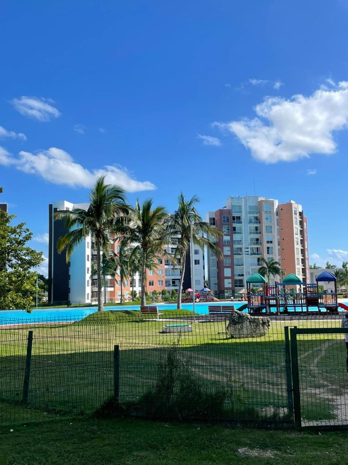 Increible Laguna Artificial Y 7 Albercas
