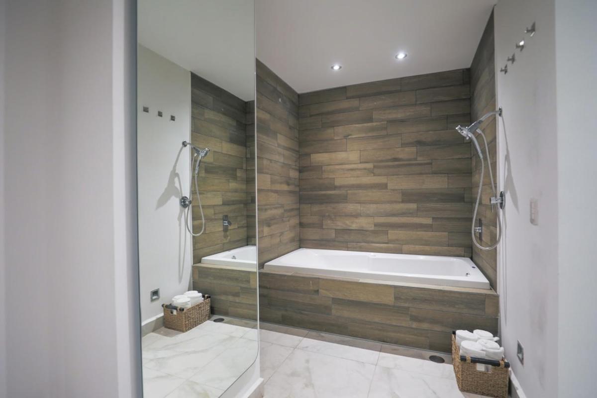 Luxury 3br Apt, Wifi 1gb, Laundry, Pools, Gym Cancún