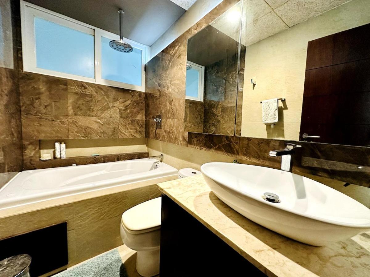 Punta Me Luxury Front & Ocean View In The Location Of Apartamento *