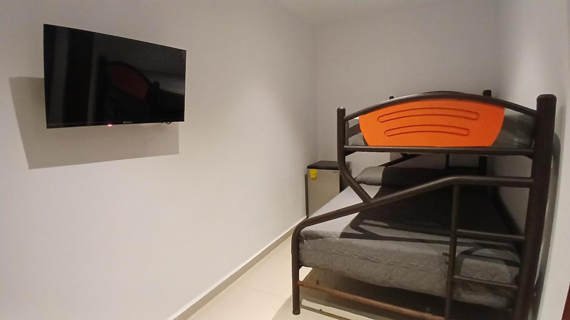 Leo Hotel Cancun