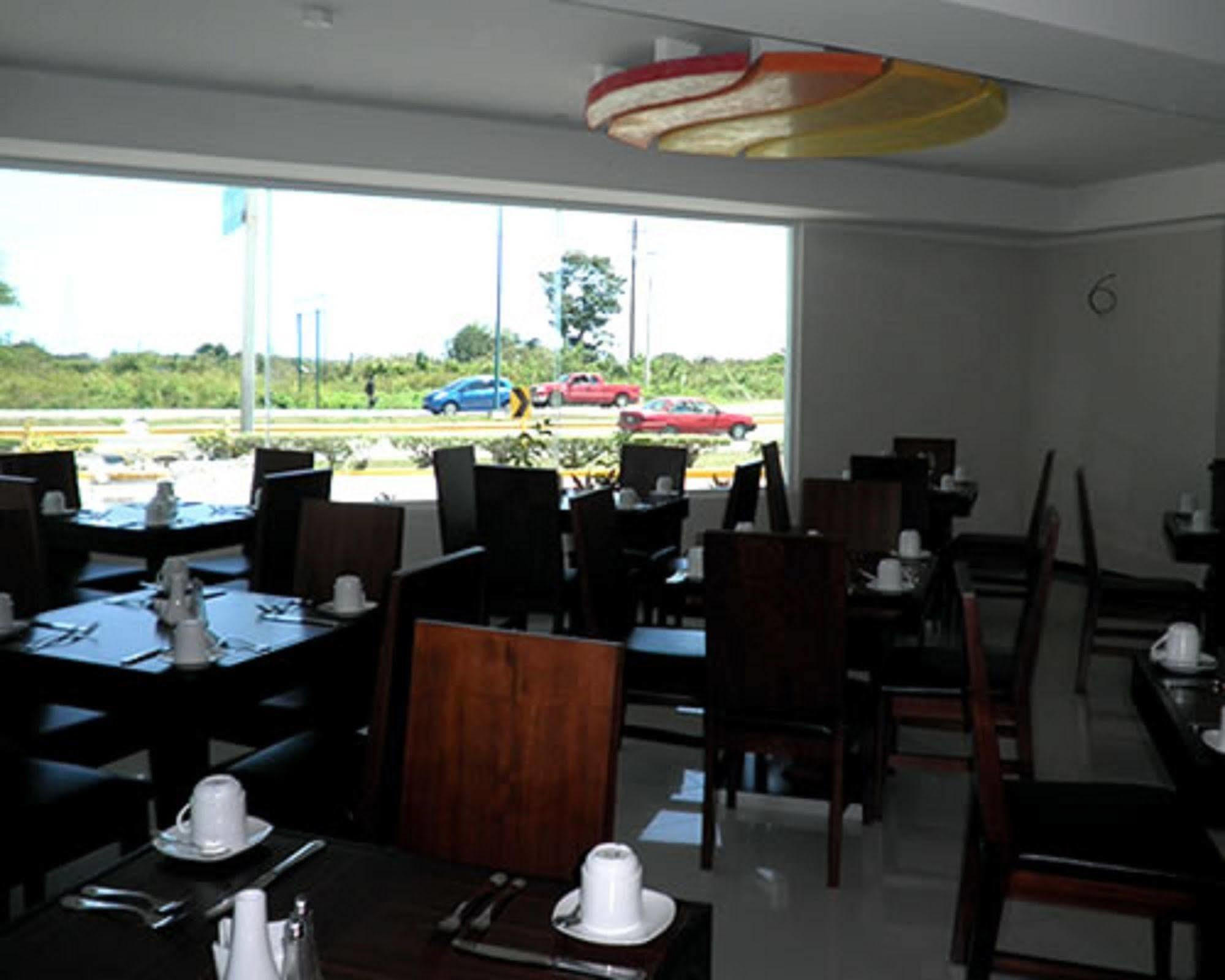 Comfort Aeropuerto Hotel Cancún
